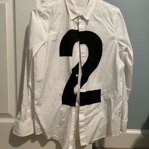 DSQUARED2 shirt with big “2” Mural